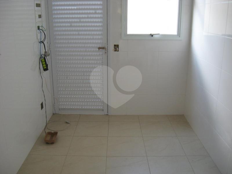 SOBRADO em VILA ROSÁLIA