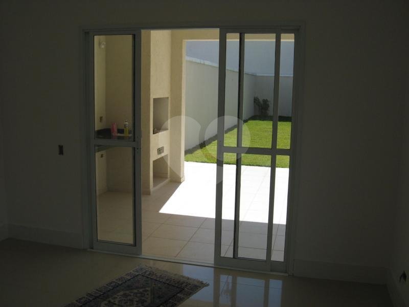 SOBRADO em VILA ROSÁLIA