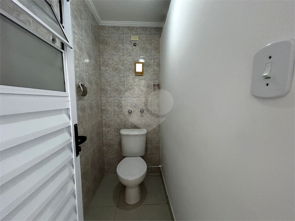 SOBRADO COM 220M2 DE ÁREA CONSTRUÍDA A VENDA NO JD. S. PAULO - 4 DORMS (3 SUÍTES) E 2 VAGAS