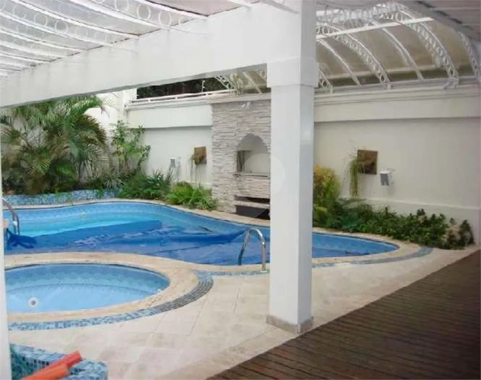 Belíssimo prédio comercial à venda no Jd São Bento