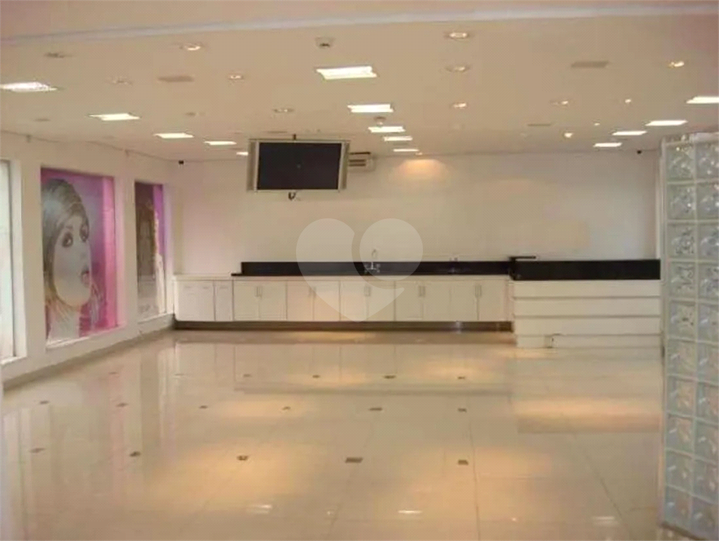 Belíssimo prédio comercial à venda no Jd São Bento