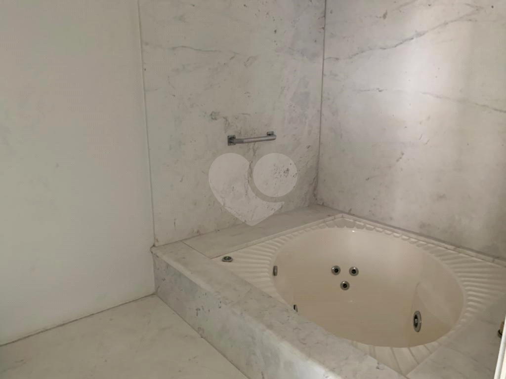 Belíssimo prédio comercial à venda no Jd São Bento