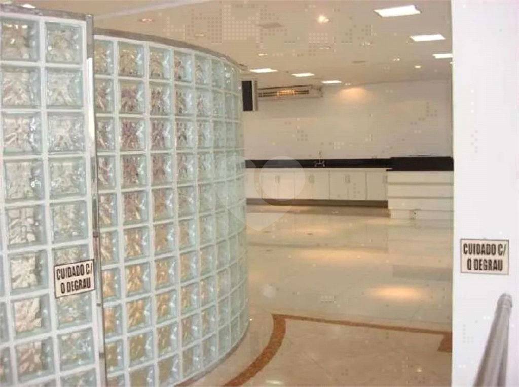Belíssimo prédio comercial à venda no Jd São Bento