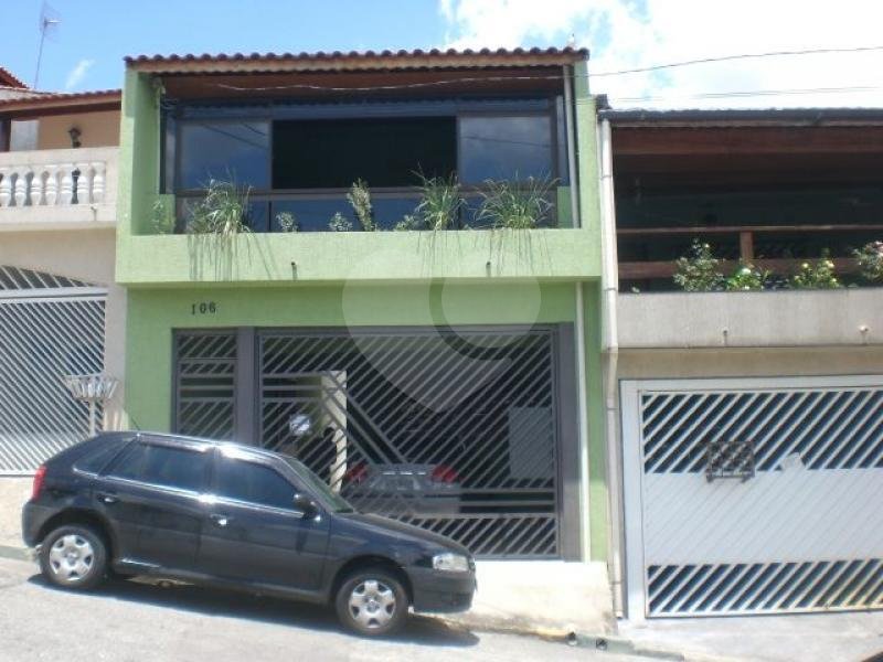 SOBRADO em JARDIM PERI