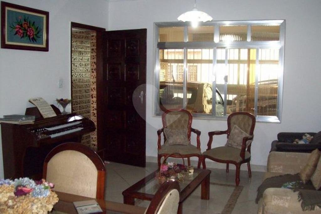 SOBRADO A VENDA NO JARDIM JAPÃO - 3 DORMITÓRIOS (1 SUÍTE) E 2 VAGAS DE GARAGEM