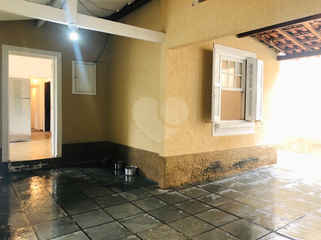 Terreno à venda com 2 quartos, 190m² - Foto 1