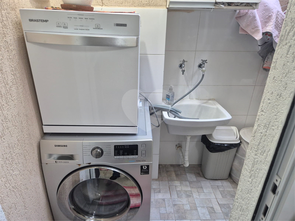 Sobrado lindo em Condominio Fechado