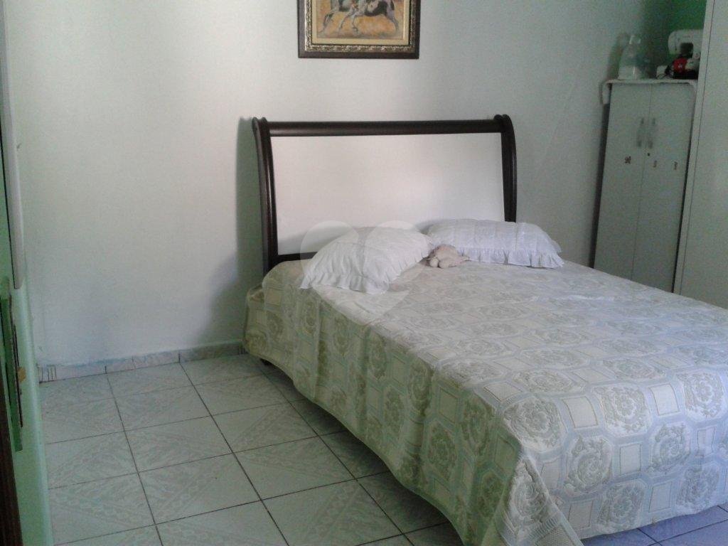 Excelente casa térrea com laje, 20 minutos de São Paulo.