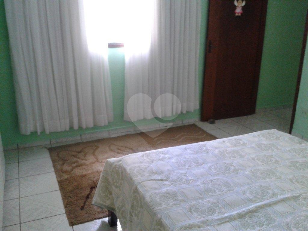 Excelente casa térrea com laje, 20 minutos de São Paulo.