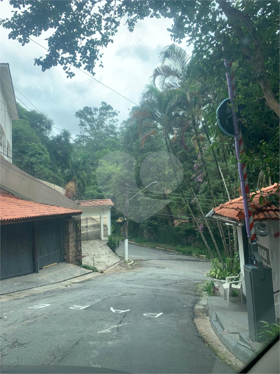 Terreno no pé da Serra da Cantareira em condominio