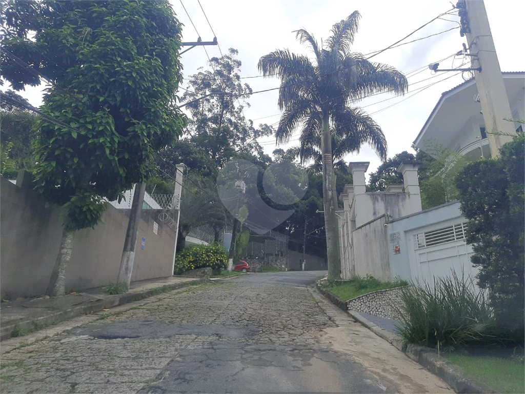 Terreno no pé da Serra da Cantareira em condominio