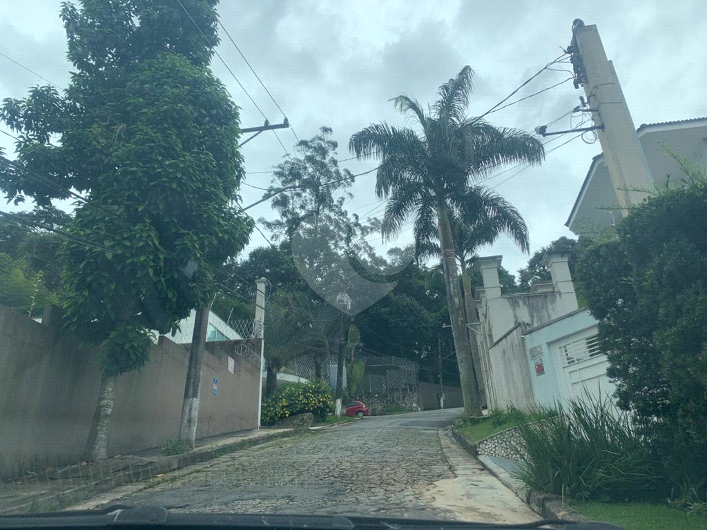 Terreno no pé da Serra da Cantareira em condominio
