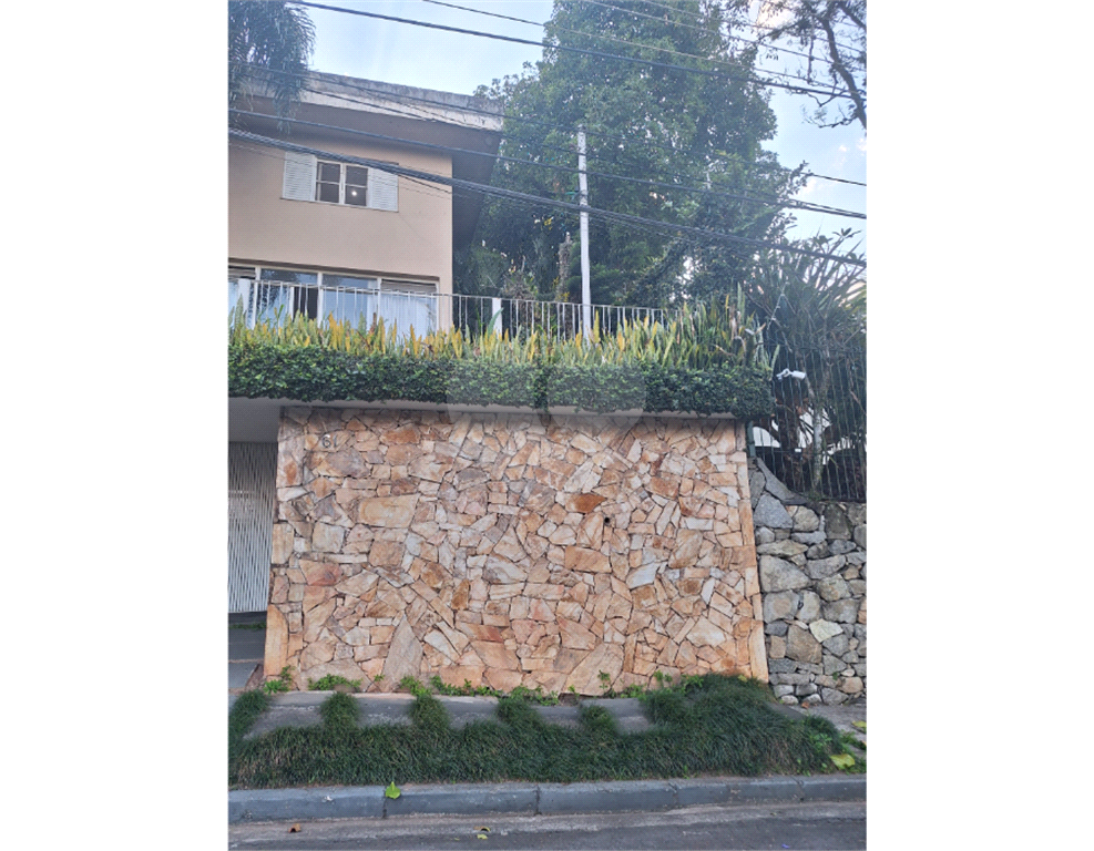 Sobrado maravilhoso à venda no Tremembé - 5 suítes e 4 vagas de garagem.