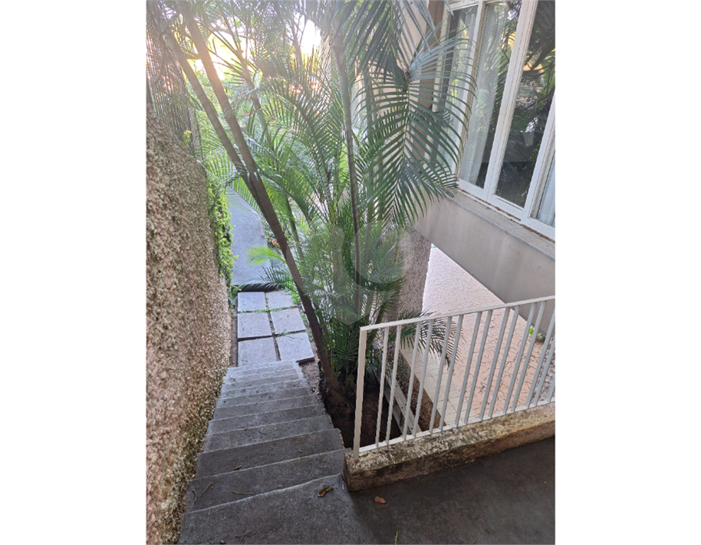 Sobrado maravilhoso à venda no Tremembé - 5 suítes e 4 vagas de garagem.