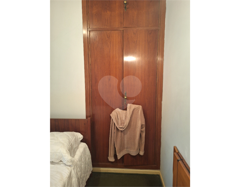 Sobrado maravilhoso à venda no Tremembé - 5 suítes e 4 vagas de garagem.