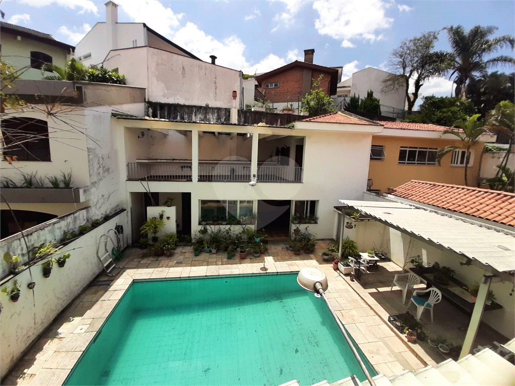 Sobrado à venda com 4 quartos, 530m² - Foto 1