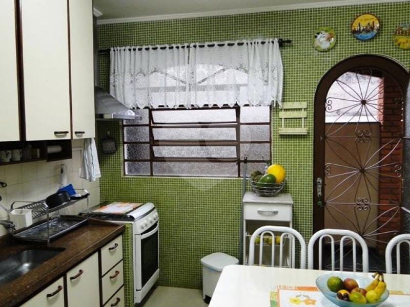 Sobrado à venda com 8 quartos, 300m² - Foto 17