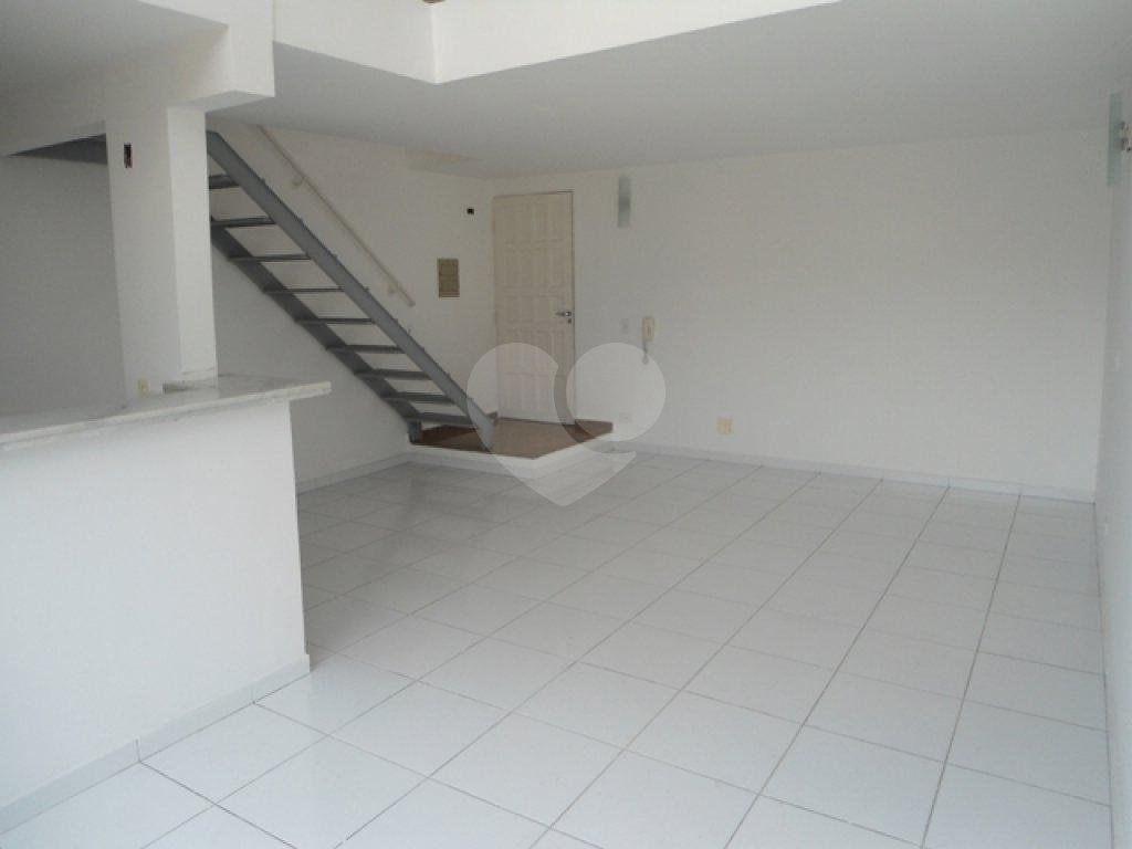 APARTAMENTO em CASA VERDE