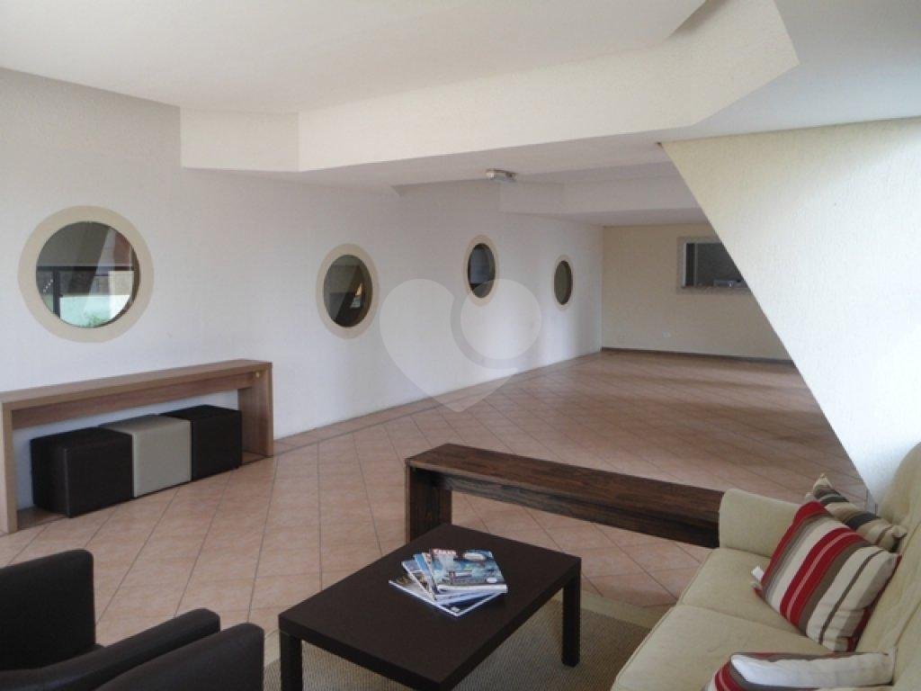 APARTAMENTO em CASA VERDE