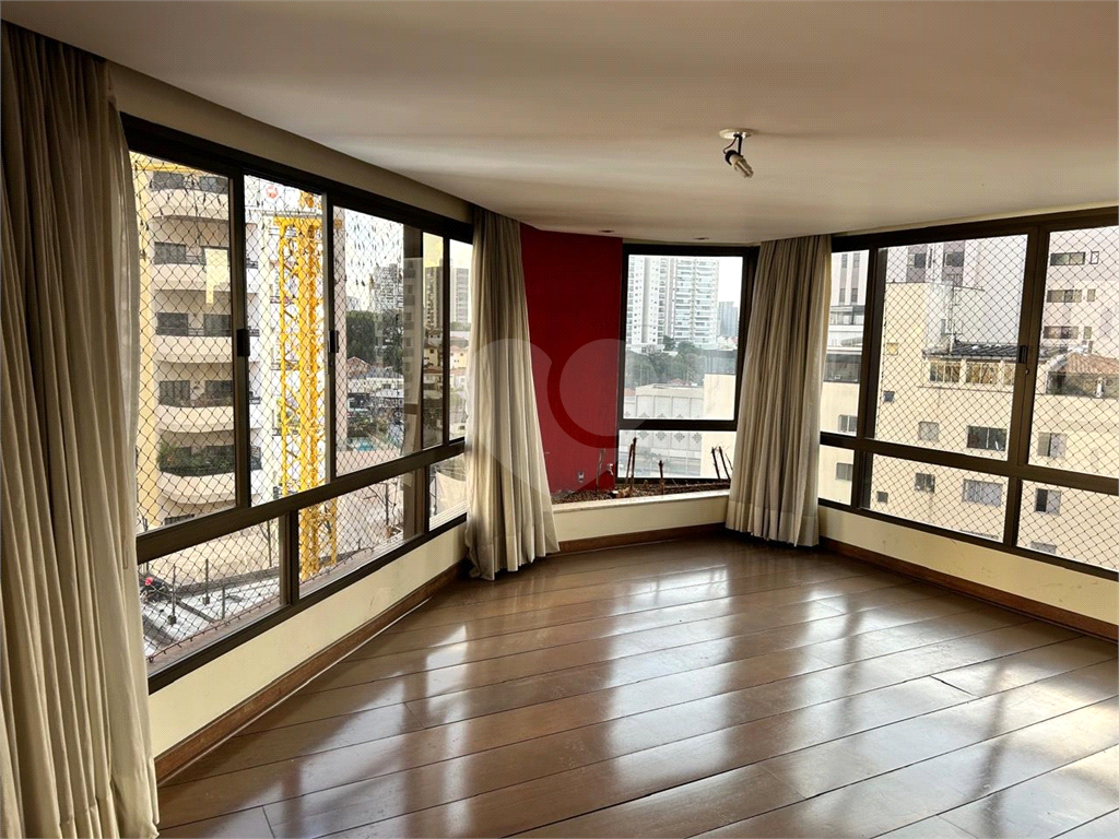 Oportunidade Única: Amplo Apartamento de 354m² no Coração de Santana!