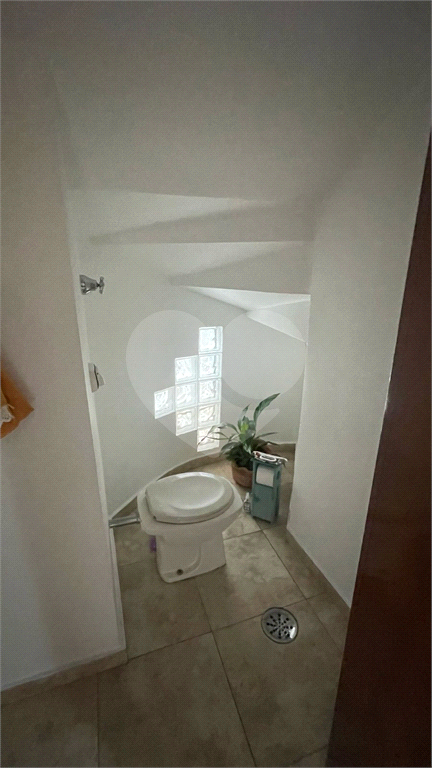 Lindo sobrado com piscina no residencial Santa Terezinha