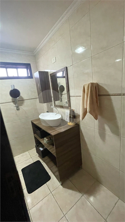 Lindo sobrado com piscina no residencial Santa Terezinha