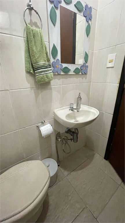 Lindo sobrado com piscina no residencial Santa Terezinha