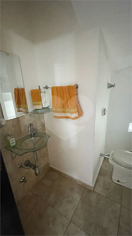Lindo sobrado com piscina no residencial Santa Terezinha
