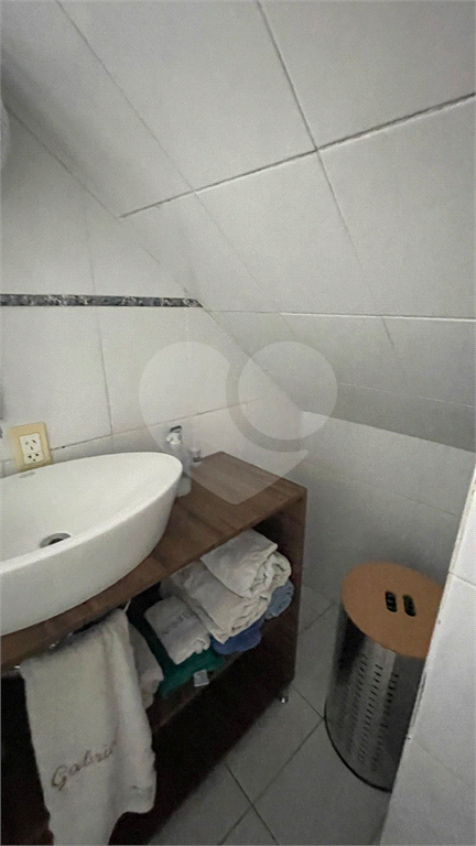 Lindo sobrado com piscina no residencial Santa Terezinha