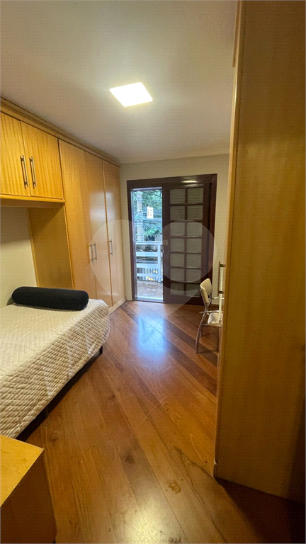 Lindo sobrado com piscina no residencial Santa Terezinha