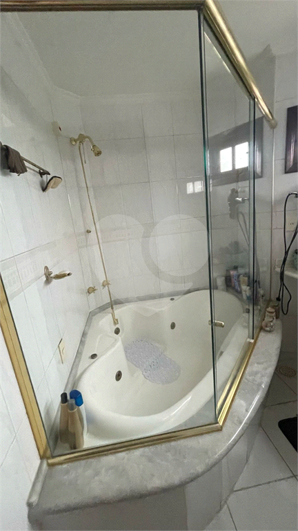 Lindo sobrado com piscina no residencial Santa Terezinha