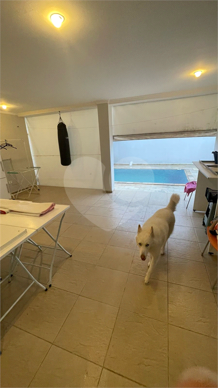 Lindo sobrado com piscina no residencial Santa Terezinha