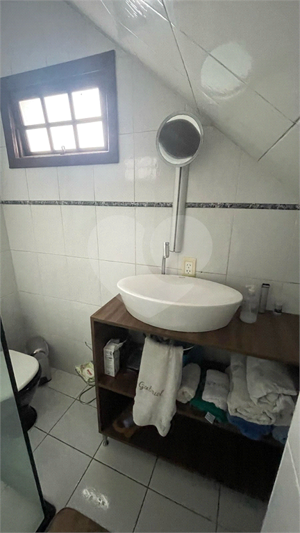 Lindo sobrado com piscina no residencial Santa Terezinha