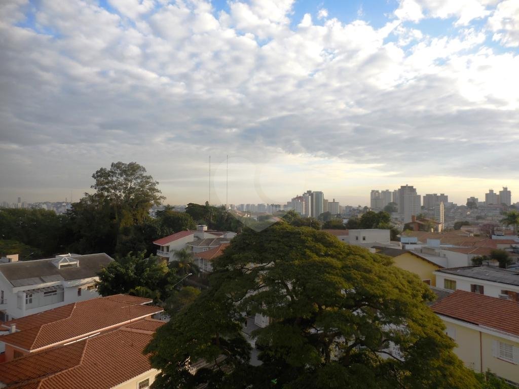 Lindo sobrado com piscina no residencial Santa Terezinha