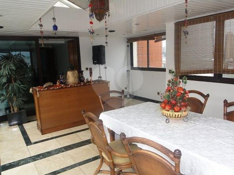 APARTAMENTO em ÁGUA FRIA