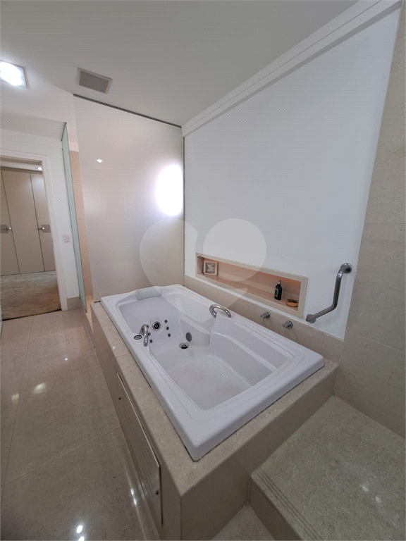 Apartamento no alto de Santana, com 4 vagas e 3 suítes