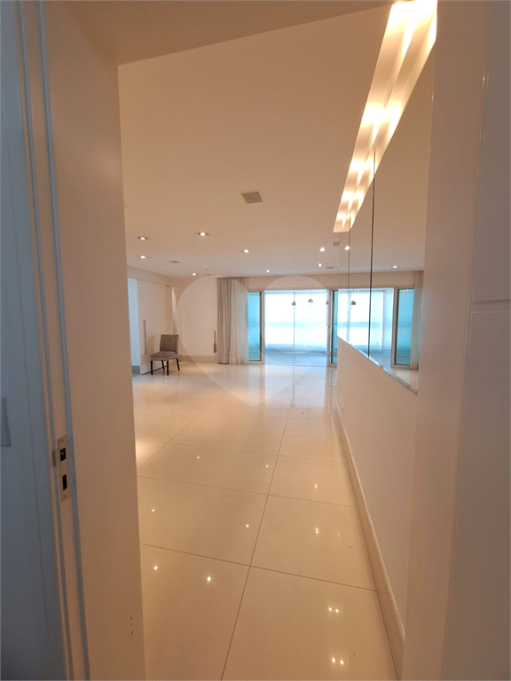 Apartamento no alto de Santana, com 4 vagas e 3 suítes