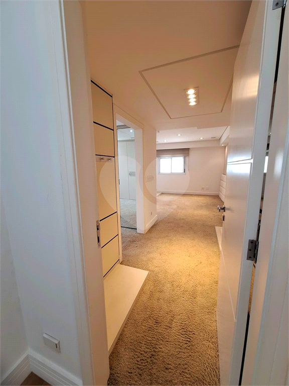 Apartamento no alto de Santana, com 4 vagas e 3 suítes