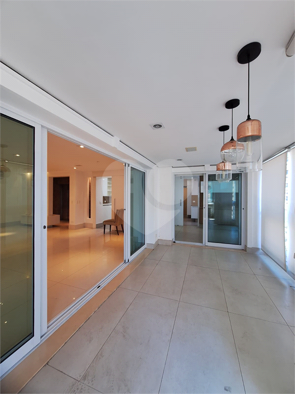 Apartamento no alto de Santana, com 4 vagas e 3 suítes