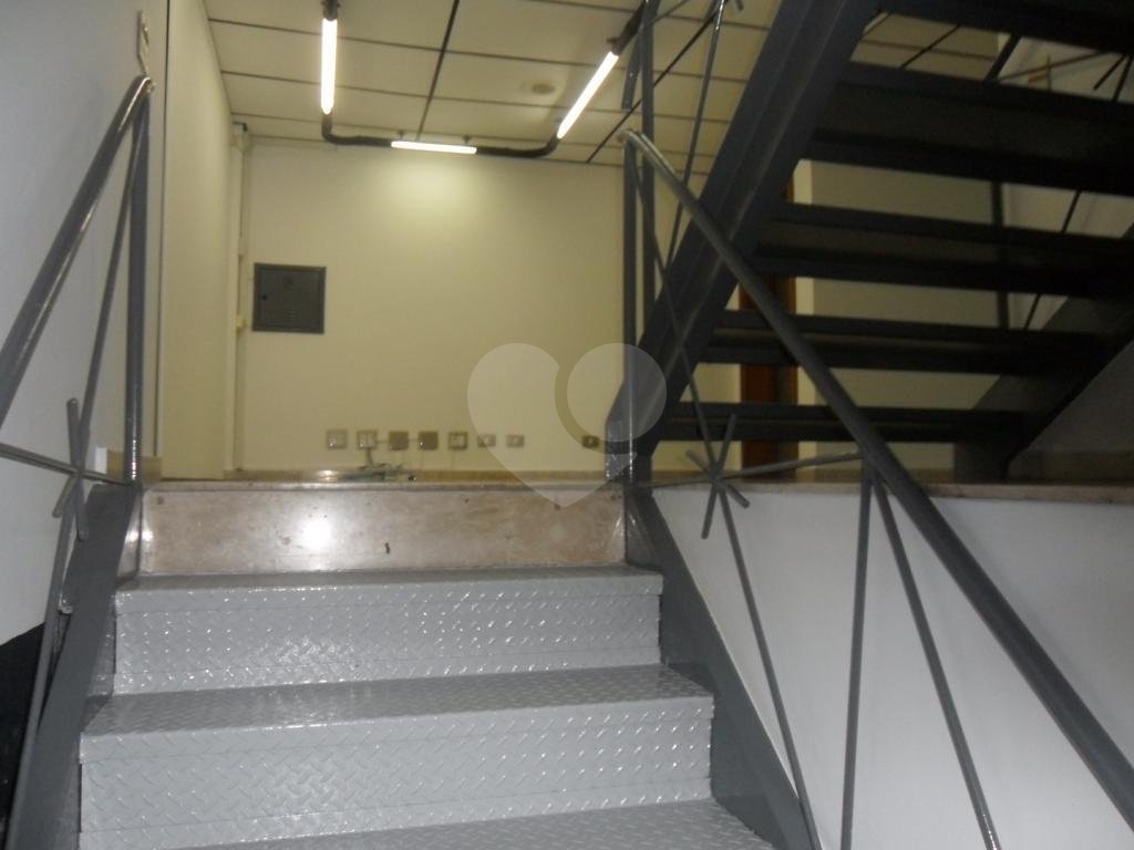 PRÉDIO INTEIRO em ÁGUA FRIA