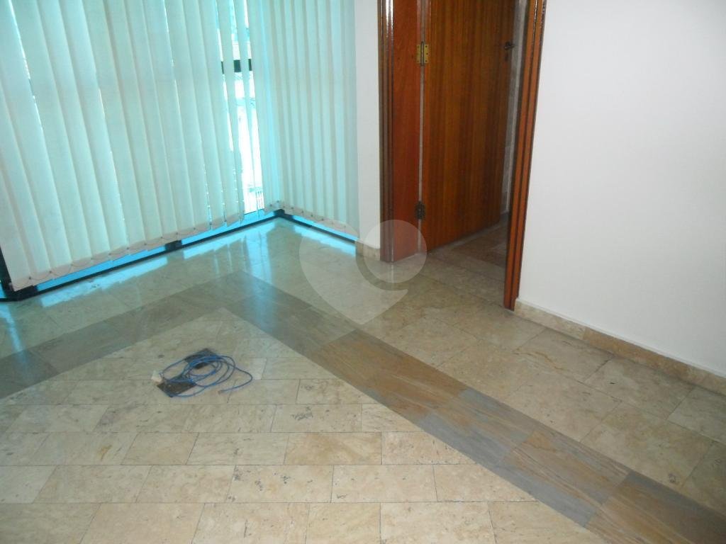 PRÉDIO INTEIRO em ÁGUA FRIA