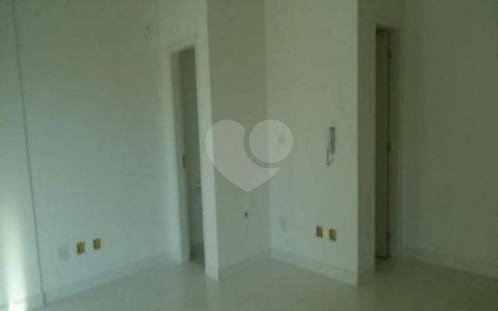 SALA COMERCIAL A VENDA - 35M2 E 1 VAGA DE GARAGEM - EM SANTANA