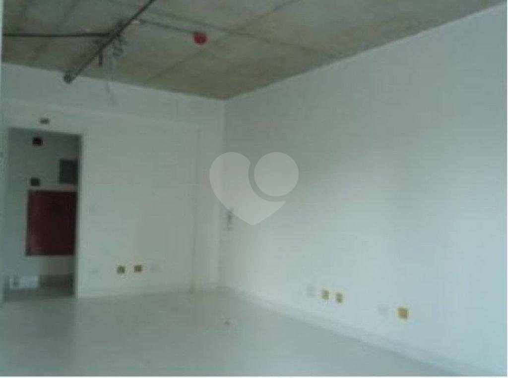 SALA COMERCIAL A VENDA - 35M2 E 1 VAGA DE GARAGEM - EM SANTANA