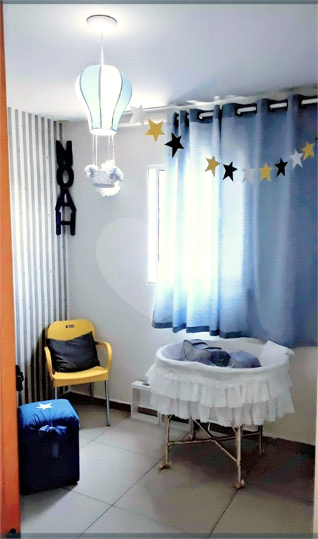 Linda Casa em Condomínio Fechado com 2 Dormitórios e Quintal – Oportunidade Imperdível!
