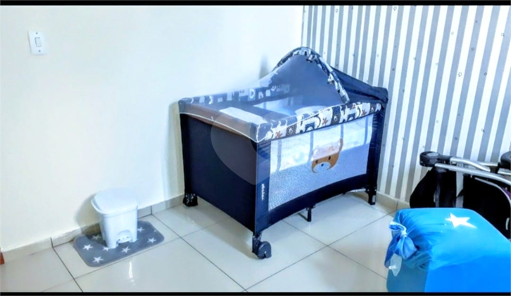 Linda Casa em Condomínio Fechado com 2 Dormitórios e Quintal – Oportunidade Imperdível!