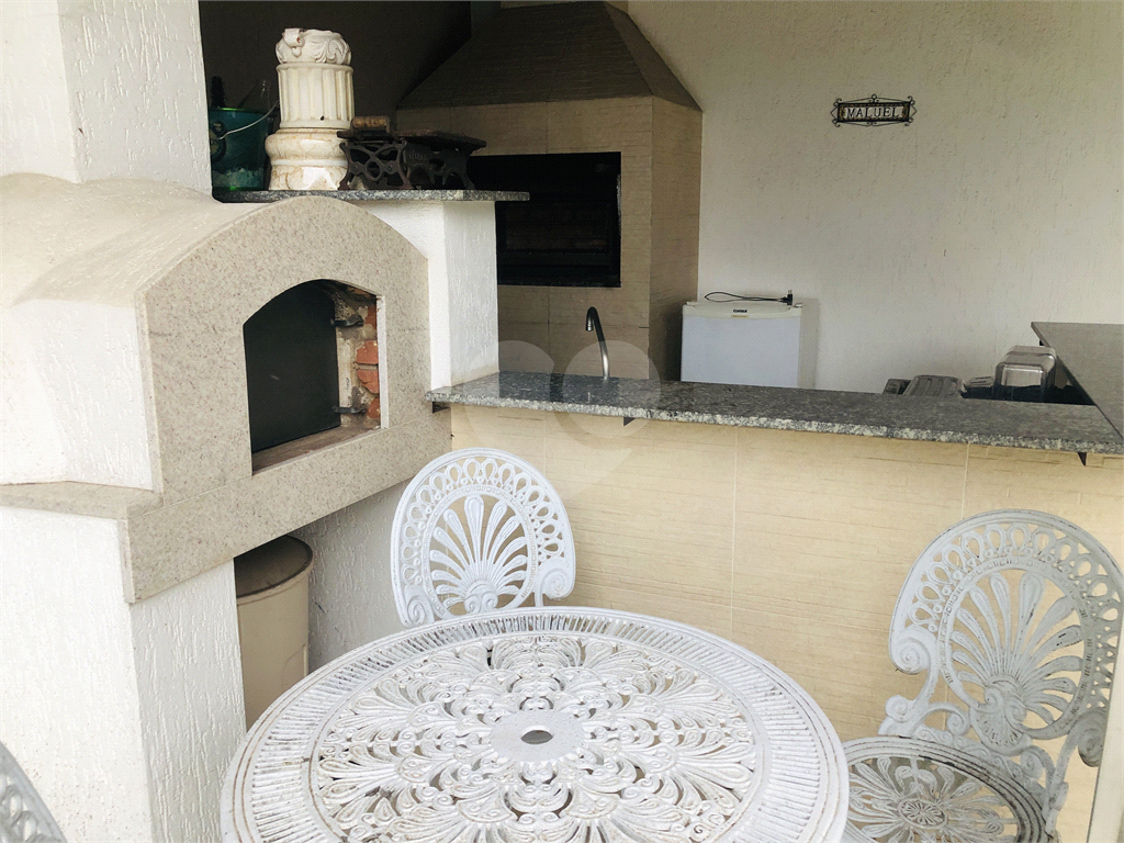 SOBRADO A VENDA NO TREMEMBÉ - 3 DORMS. (1 SUÍTE) E 5 VAGAS