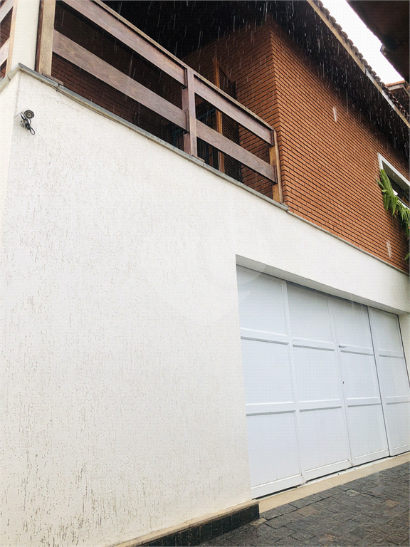 SOBRADO A VENDA NO TREMEMBÉ - 3 DORMS. (1 SUÍTE) E 5 VAGAS