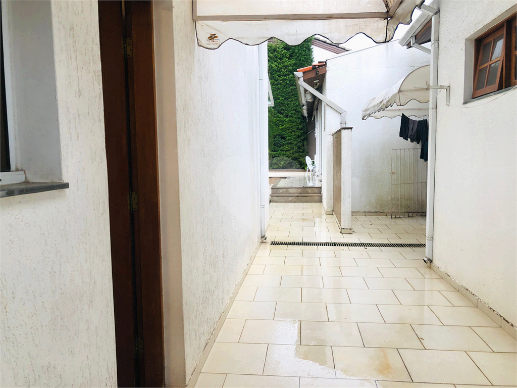 SOBRADO A VENDA NO TREMEMBÉ - 3 DORMS. (1 SUÍTE) E 5 VAGAS