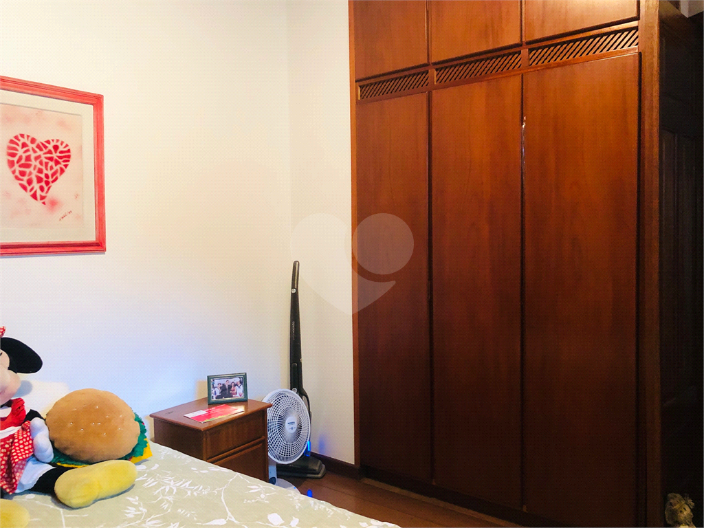 SOBRADO A VENDA NO TREMEMBÉ - 3 DORMS. (1 SUÍTE) E 5 VAGAS