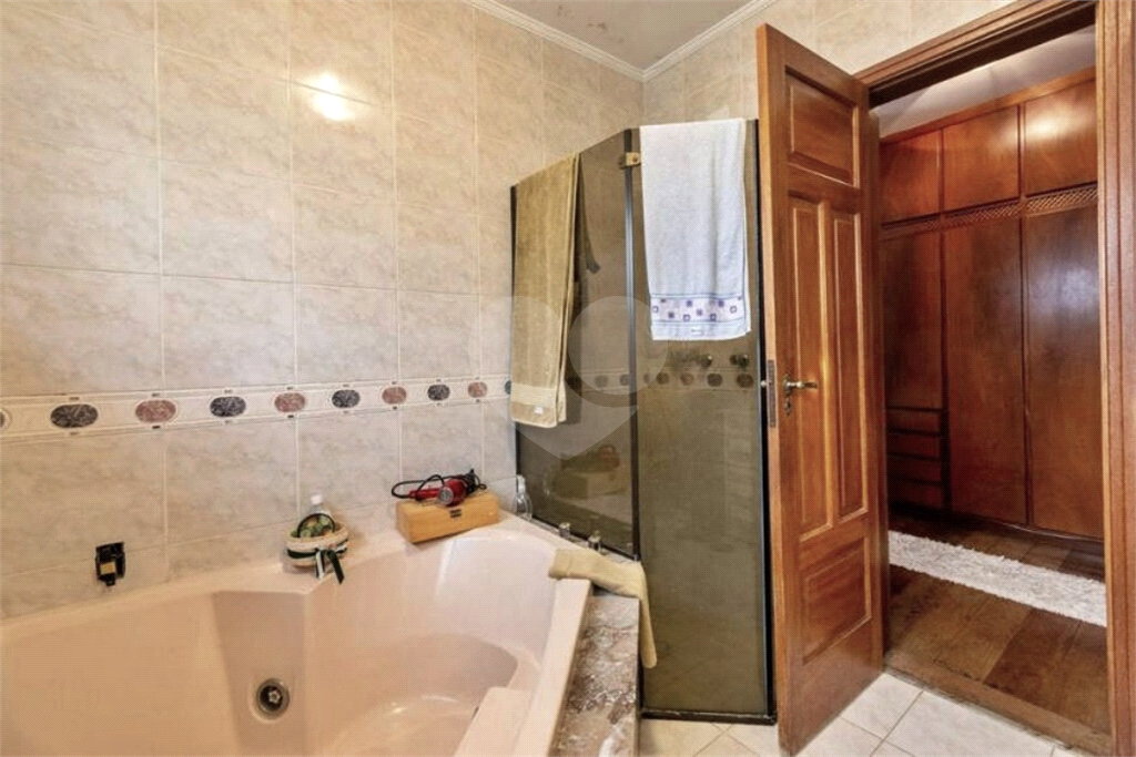 SOBRADO A VENDA NO TREMEMBÉ - 3 DORMS. (1 SUÍTE) E 5 VAGAS